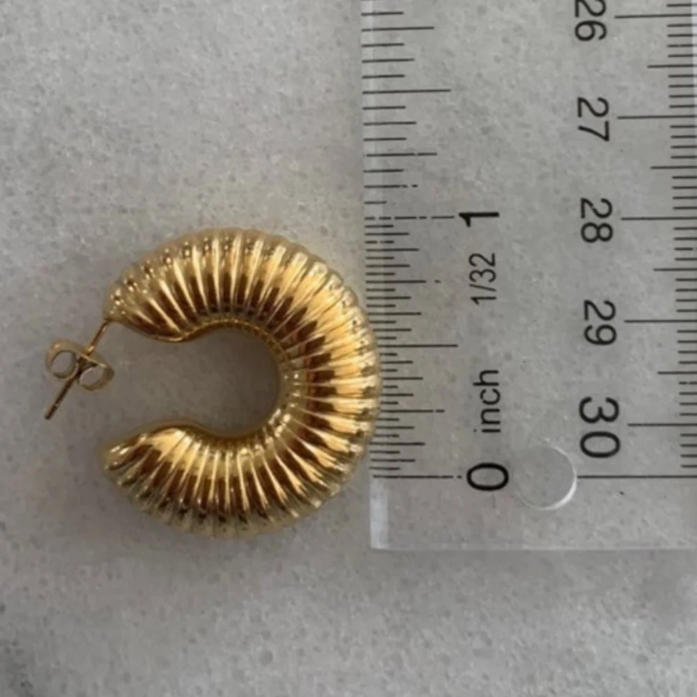 Gold Chunky Tube Textured Hoop Earrings Brand New - Picture 2 of 2